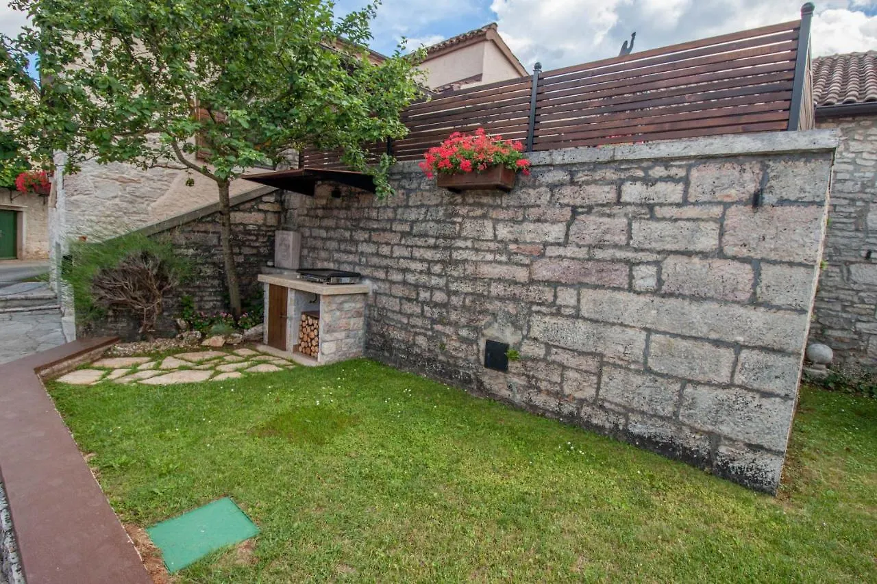Stara Kuca Apartment Heki